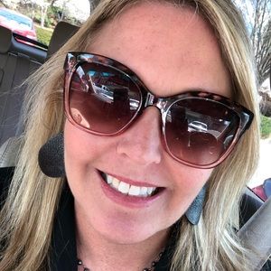 Meet your Posher, Brandi